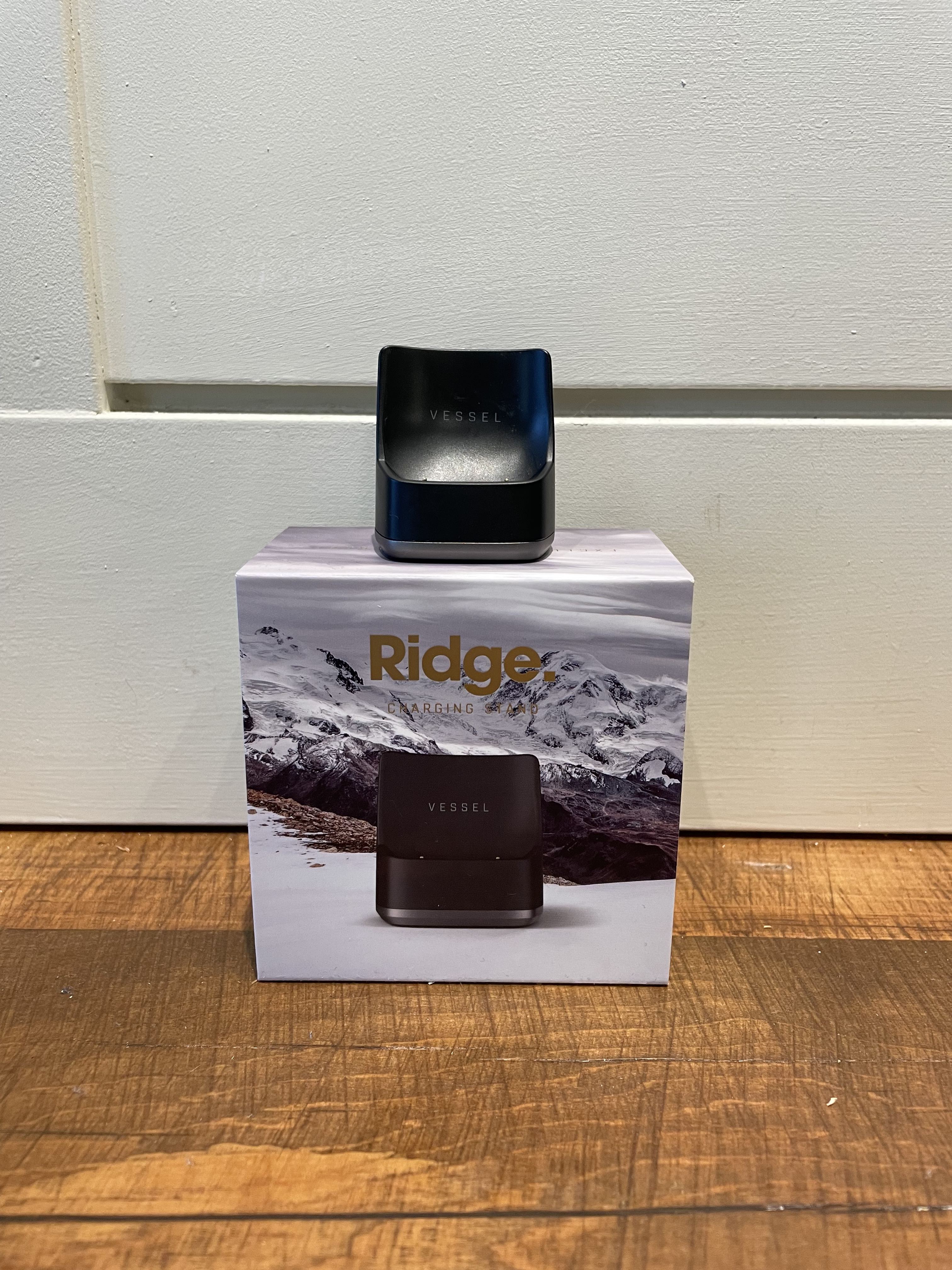 Ridge Charging Stand